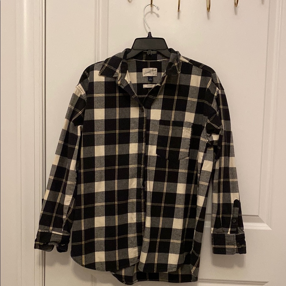 Universal Thread Black And White Button Down Shirt - image 2